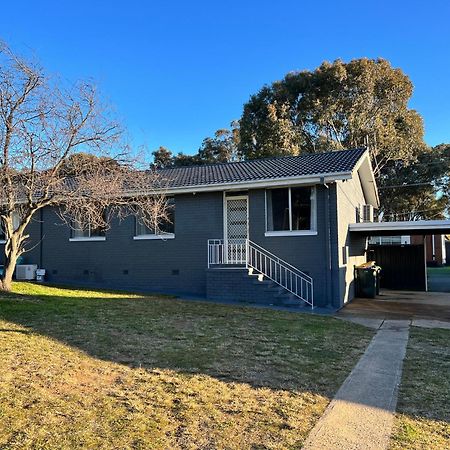 Cheerful Comfortable Home In Higgins Wine Parking Wifi Weetangerra Exterior photo