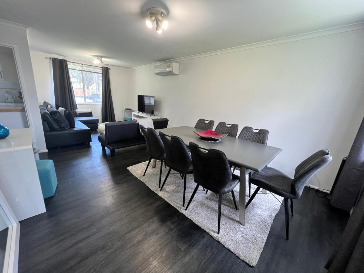 Cheerful Comfortable Home In Higgins Wine Parking Wifi Weetangerra Exterior photo